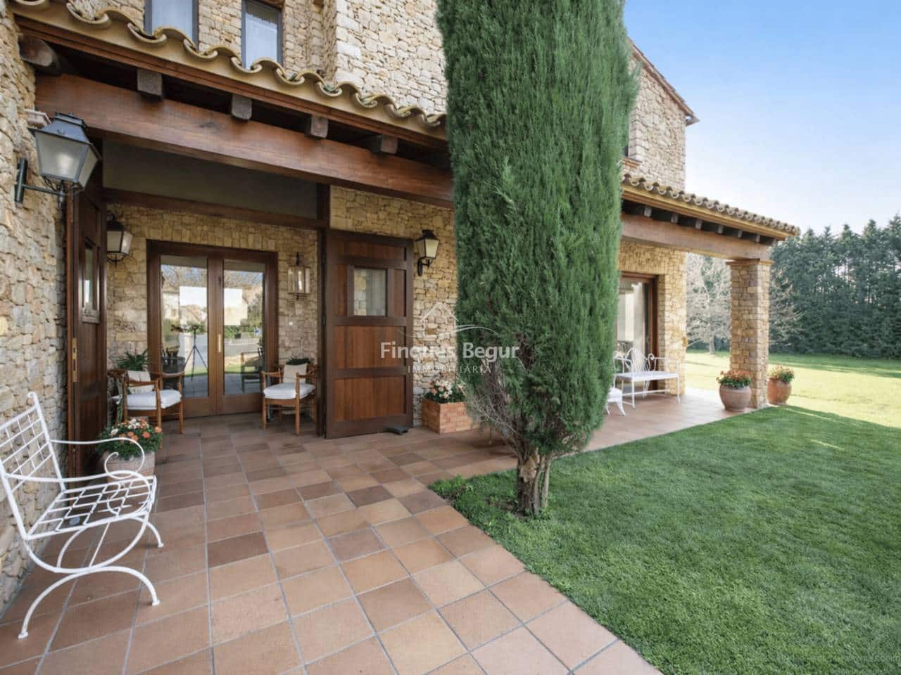 7 soveværelse Finca/Landehus til salg i Peratallada med garage - € 2.400.000 (Ref: 9743147)