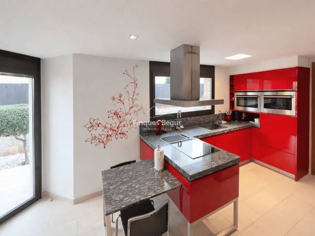 4 makuuhuone Huvila myytävänä paikassa Palamós mukana uima-altaan 
autotalli - 1 150 000 € (Ref: 9758332)