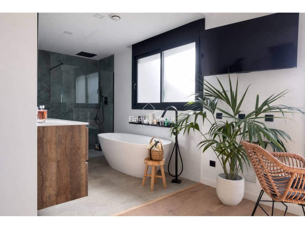 4 slaapkamer Villa te koop in Santa Cristina d'Aro met zwembad garage - € 1.560.000 (Ref: 9798491)