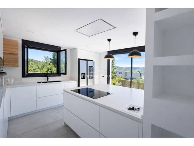 Chalet de 4 habitaciones en Santa Cristina d'Aro en venta con piscina garaje - 1.560.000 € (Ref: 9798491)