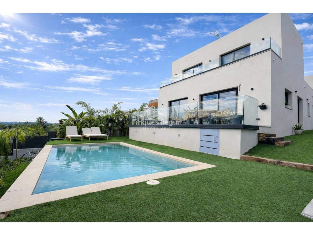 4 slaapkamer Villa te koop in Santa Cristina d'Aro met zwembad garage - € 1.560.000 (Ref: 9798491)