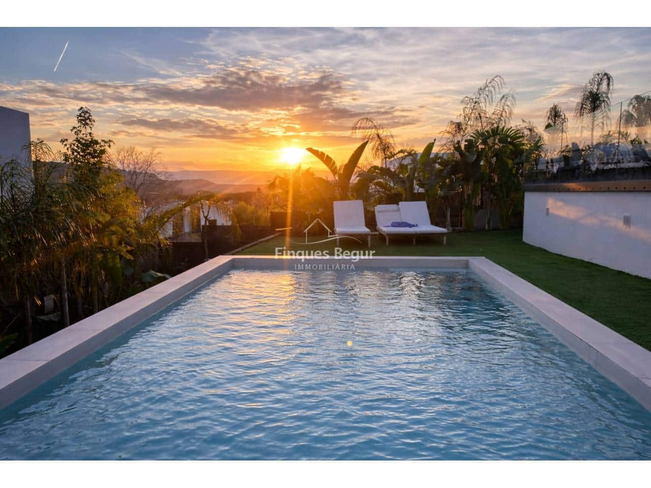 4 slaapkamer Villa te koop in Santa Cristina d'Aro met zwembad garage - € 1.560.000 (Ref: 9798491)