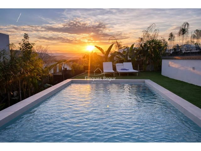 Chalet de 4 habitaciones en Santa Cristina d'Aro en venta con piscina garaje - 1.560.000 € (Ref: 9798491)