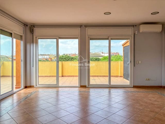 1 slaapkamer Appartement te koop in Palafrugell met garage - € 265.000 (Ref: 9811024)