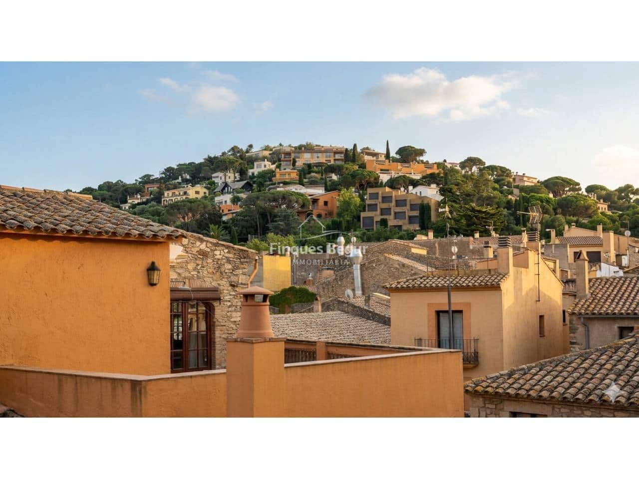 2 bedroom Apartment for sale in Begur - € 295,000 (Ref: 9833159)