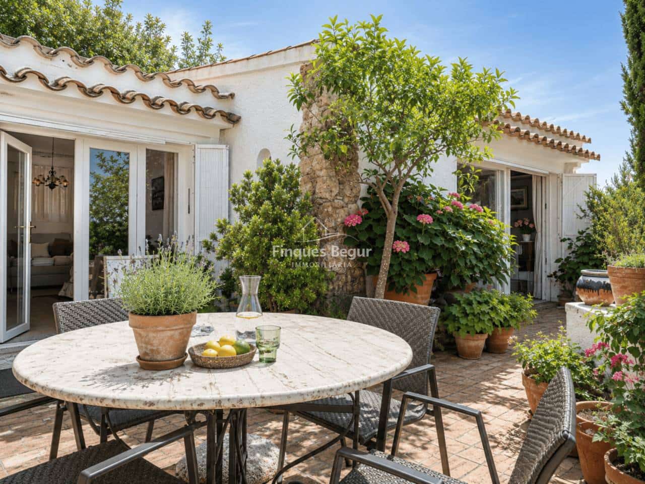 3 bedroom Townhouse for sale in Begur with garage - € 720,000 (Ref: 9833160)
