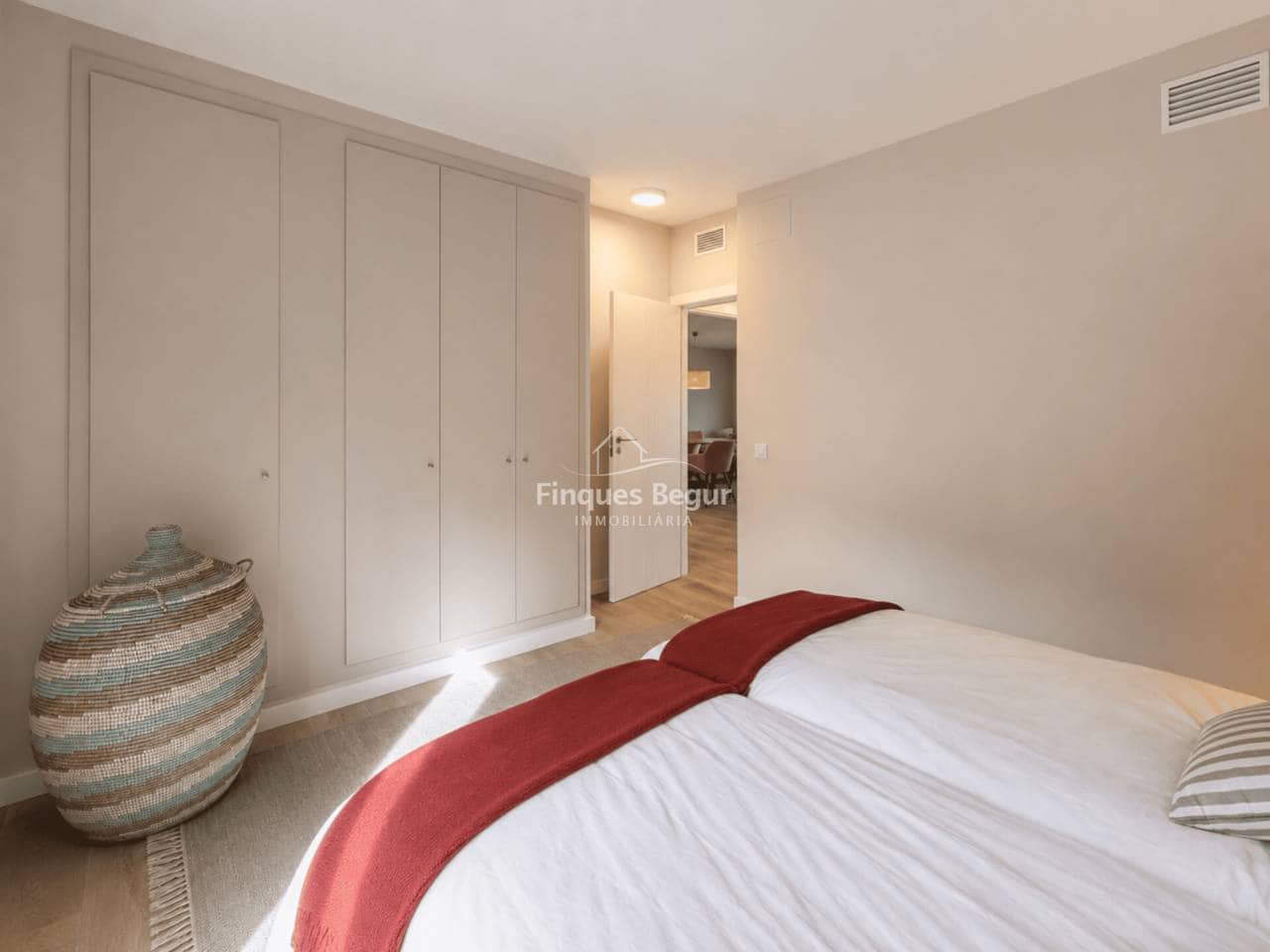 2 bedroom Flat for sale in Begur with pool garage - € 630,000 (Ref: 9835065)