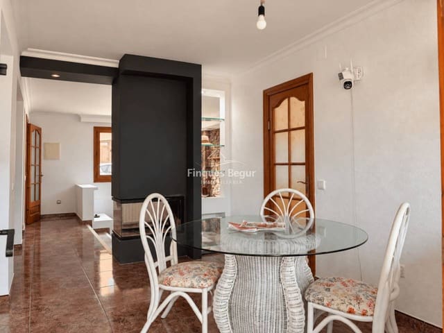 Adosado de 3 habitaciones en Mont-ras en venta con garaje - 410.000 € (Ref: 9838822)