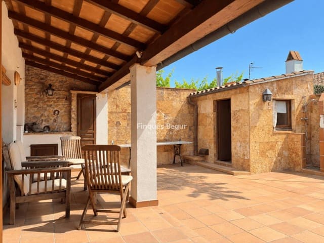 Adosado de 3 habitaciones en Mont-ras en venta con garaje - 410.000 € (Ref: 9838822)