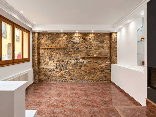 Adosado de 3 habitaciones en Mont-ras en venta con garaje - 410.000 € (Ref: 9838822)