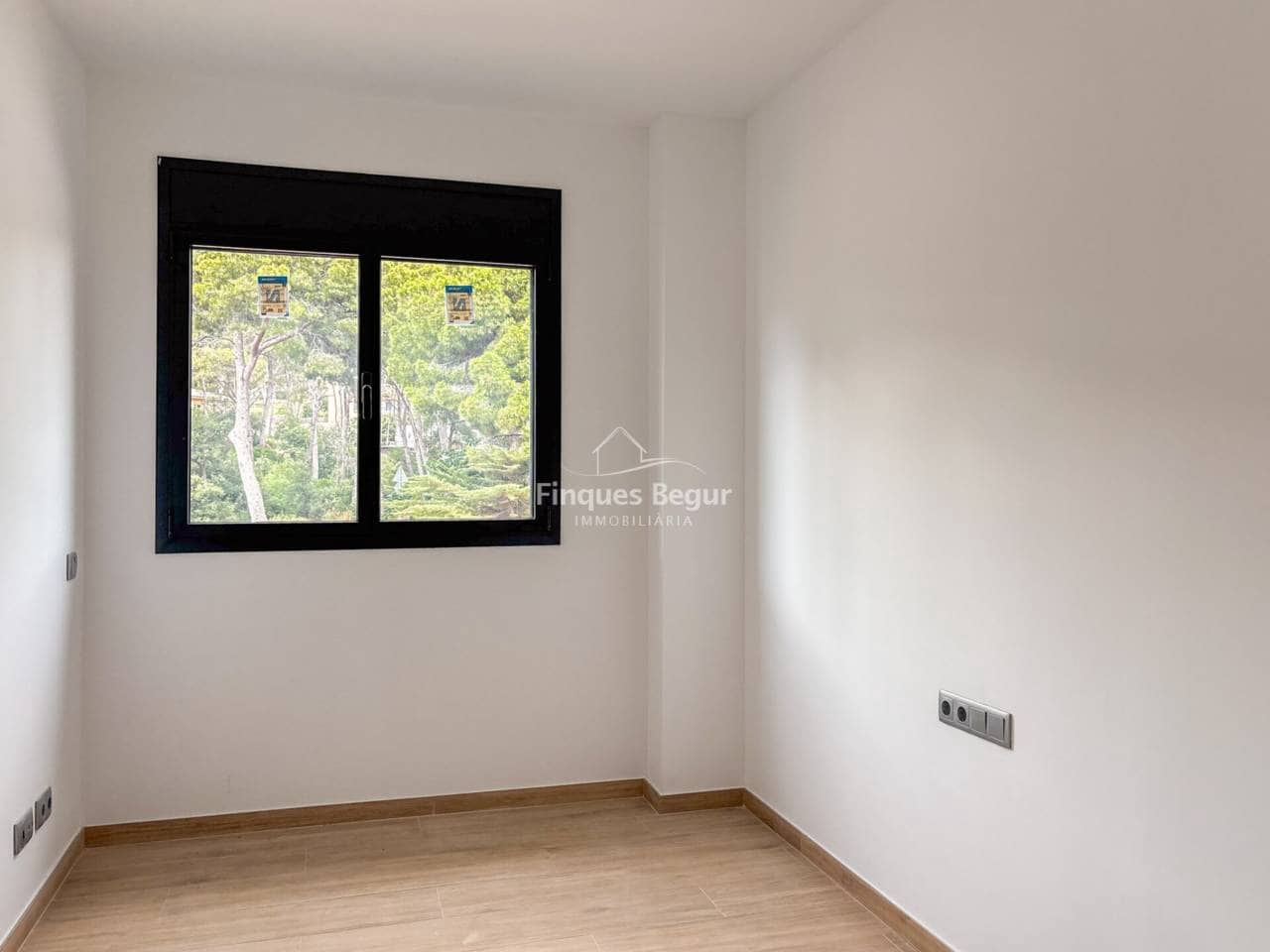 3 slaapkamer Appartement te koop in Pals met zwembad garage - € 350.000 (Ref: 9943263)