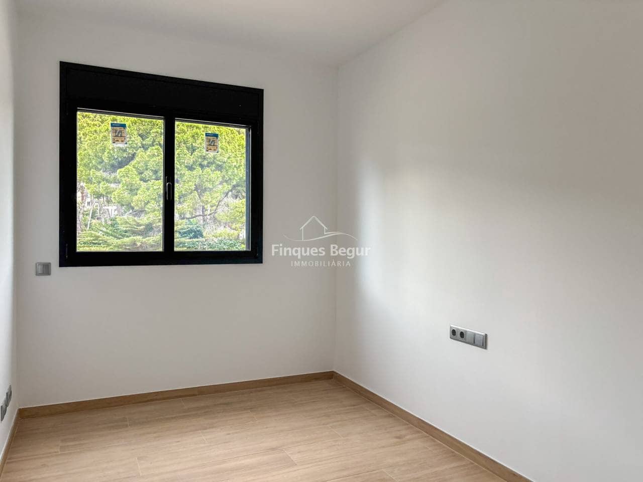 3 slaapkamer Appartement te koop in Pals met zwembad garage - € 350.000 (Ref: 9943263)