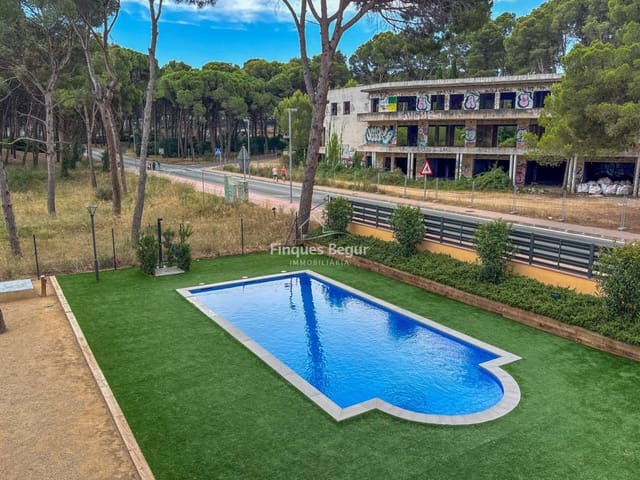 3 soveværelse Lejlighed til salg i Pals med swimmingpool garage - € 350.000 (Ref: 9943263)