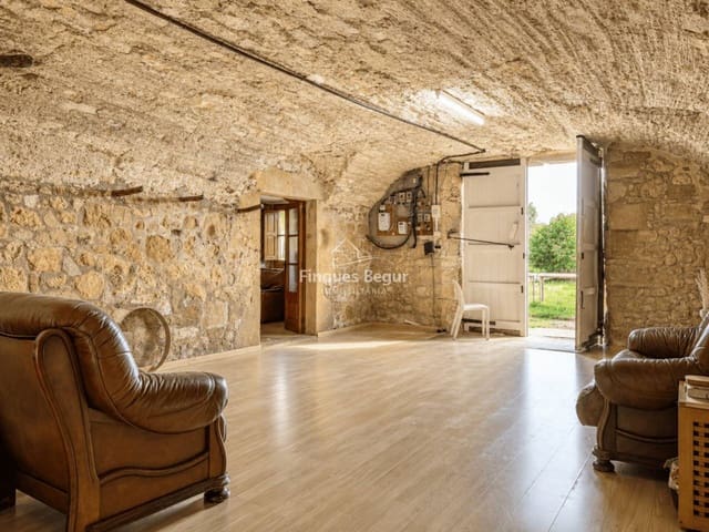 4 soveværelse Finca/Landehus til salg i Corçà med garage - € 1.500.000 (Ref: 9958983)
