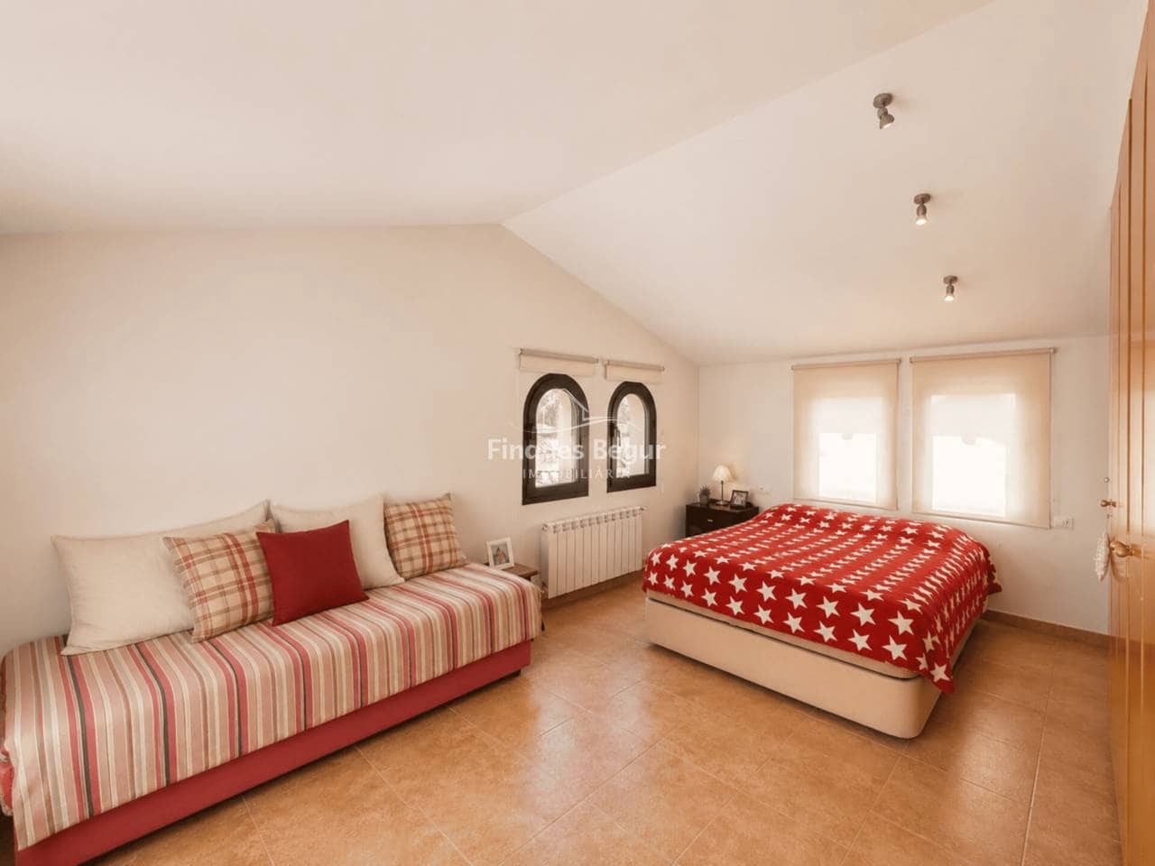 3 sypialnia Willa na sprzedaż w Begur z basenem garażem - 700 000 € (Ref: 9976696)