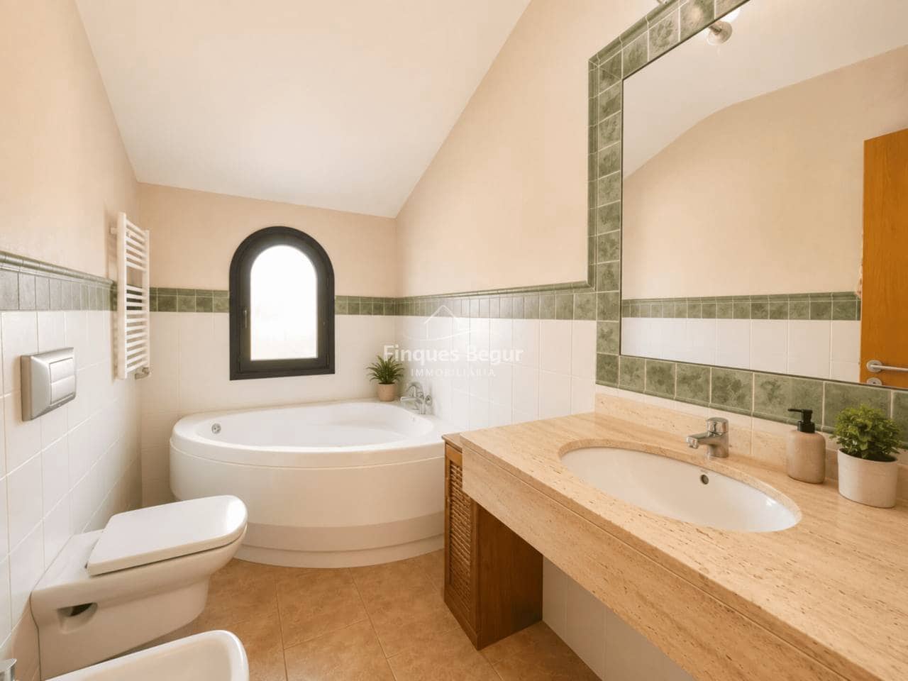 3 sypialnia Willa na sprzedaż w Begur z basenem garażem - 700 000 € (Ref: 9976696)