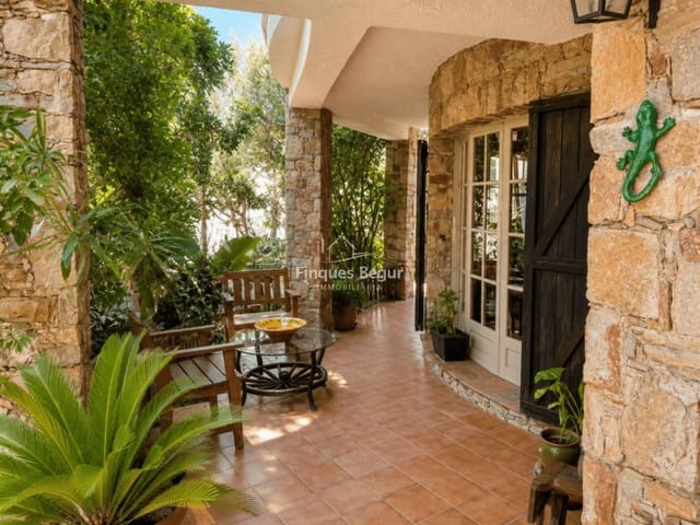 Chalet de 5 habitaciones en Begur en venta con piscina garaje - 550.000 € (Ref: 9978101)