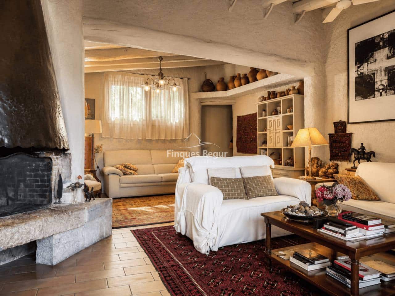 3 bedroom Townhouse for sale in Begur with garage - € 720,000 (Ref: 9999915)