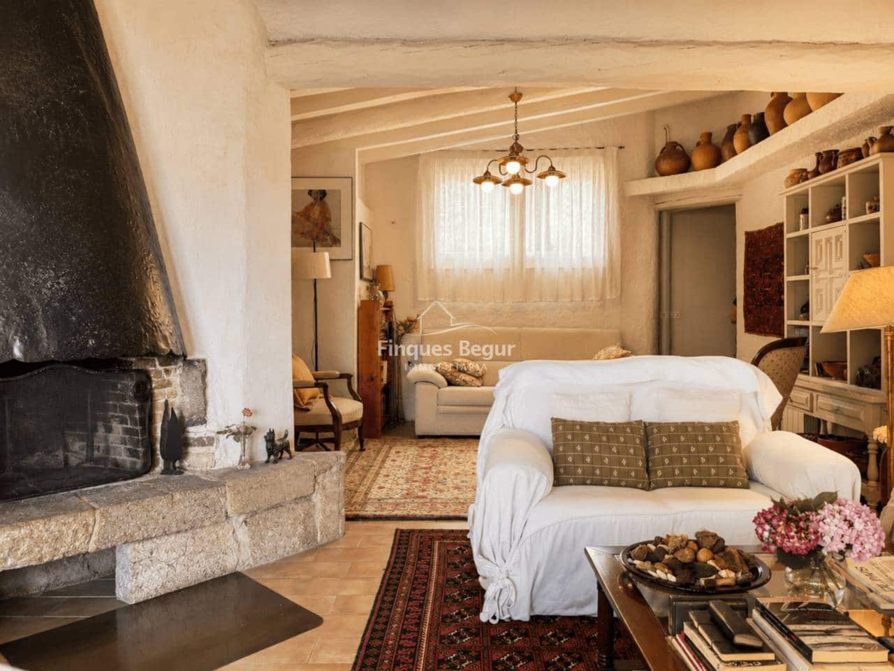 3 bedroom Townhouse for sale in Begur with garage - € 720,000 (Ref: 9999915)