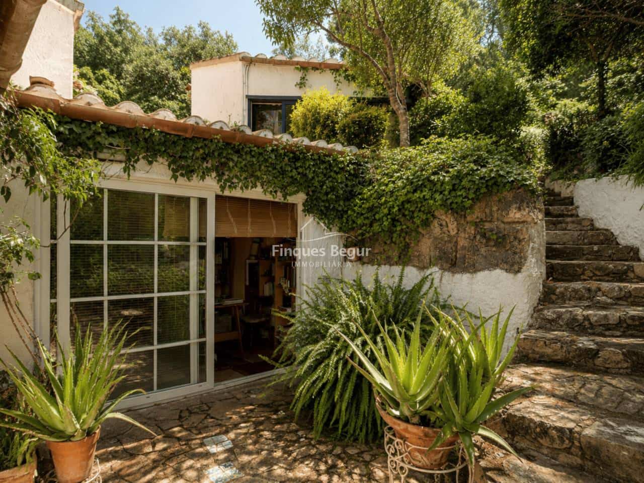 3 bedroom Townhouse for sale in Begur with garage - € 720,000 (Ref: 9999915)