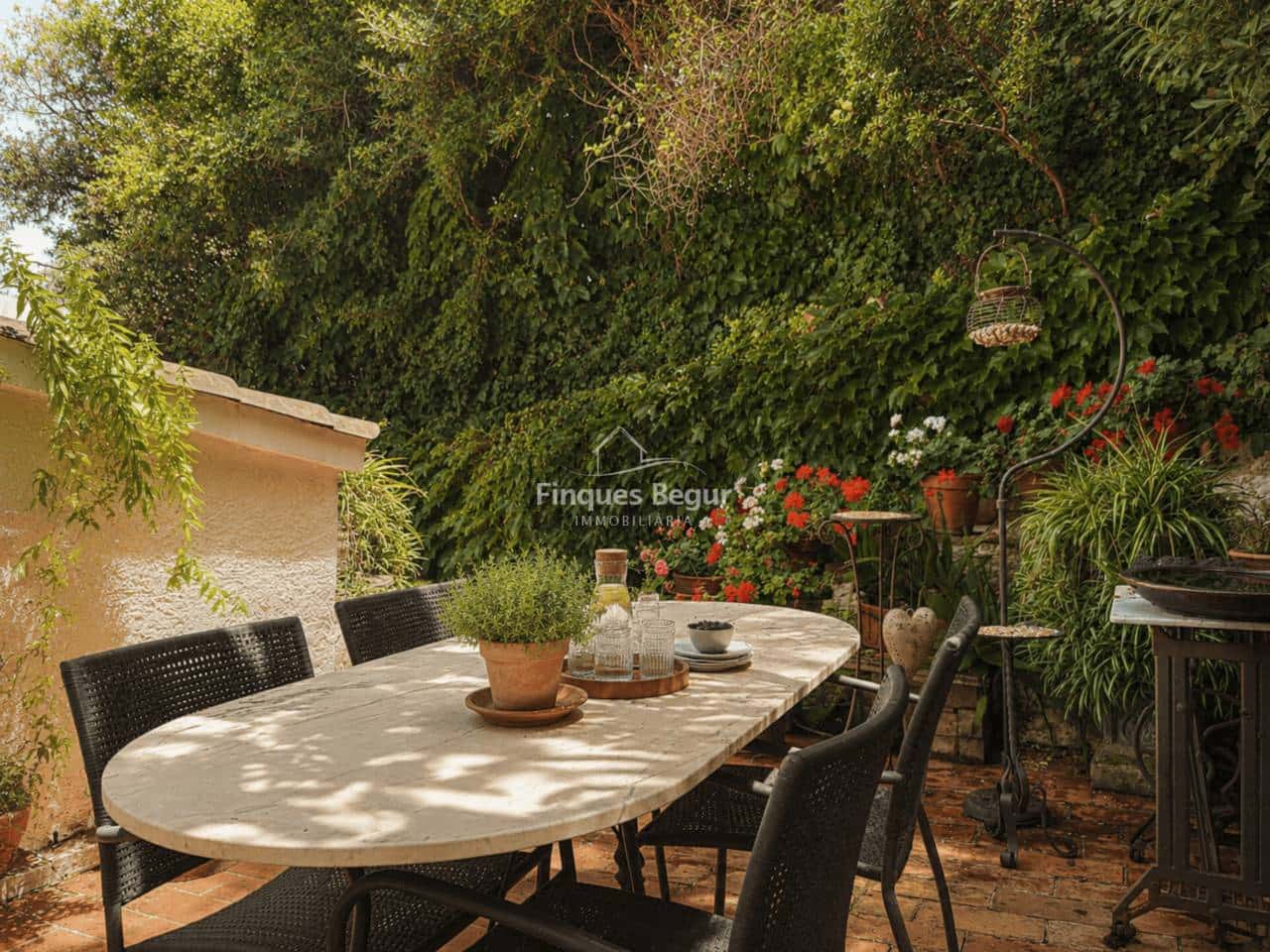 3 bedroom Townhouse for sale in Begur with garage - € 720,000 (Ref: 9999915)