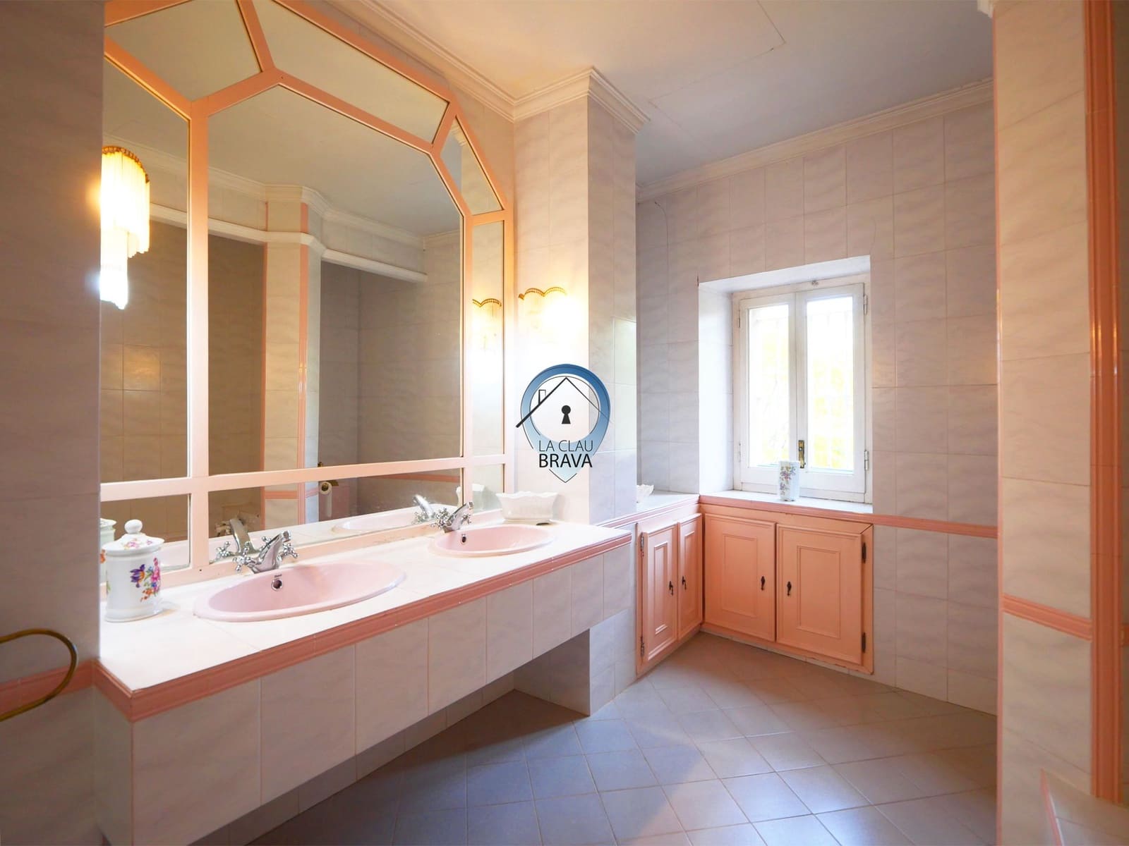 12 makuuhuone Maalaistalo myytävänä paikassa Sant Fruitos de Bages mukana uima-altaan 
autotalli - 1 600 000 € (Ref: 9534120)