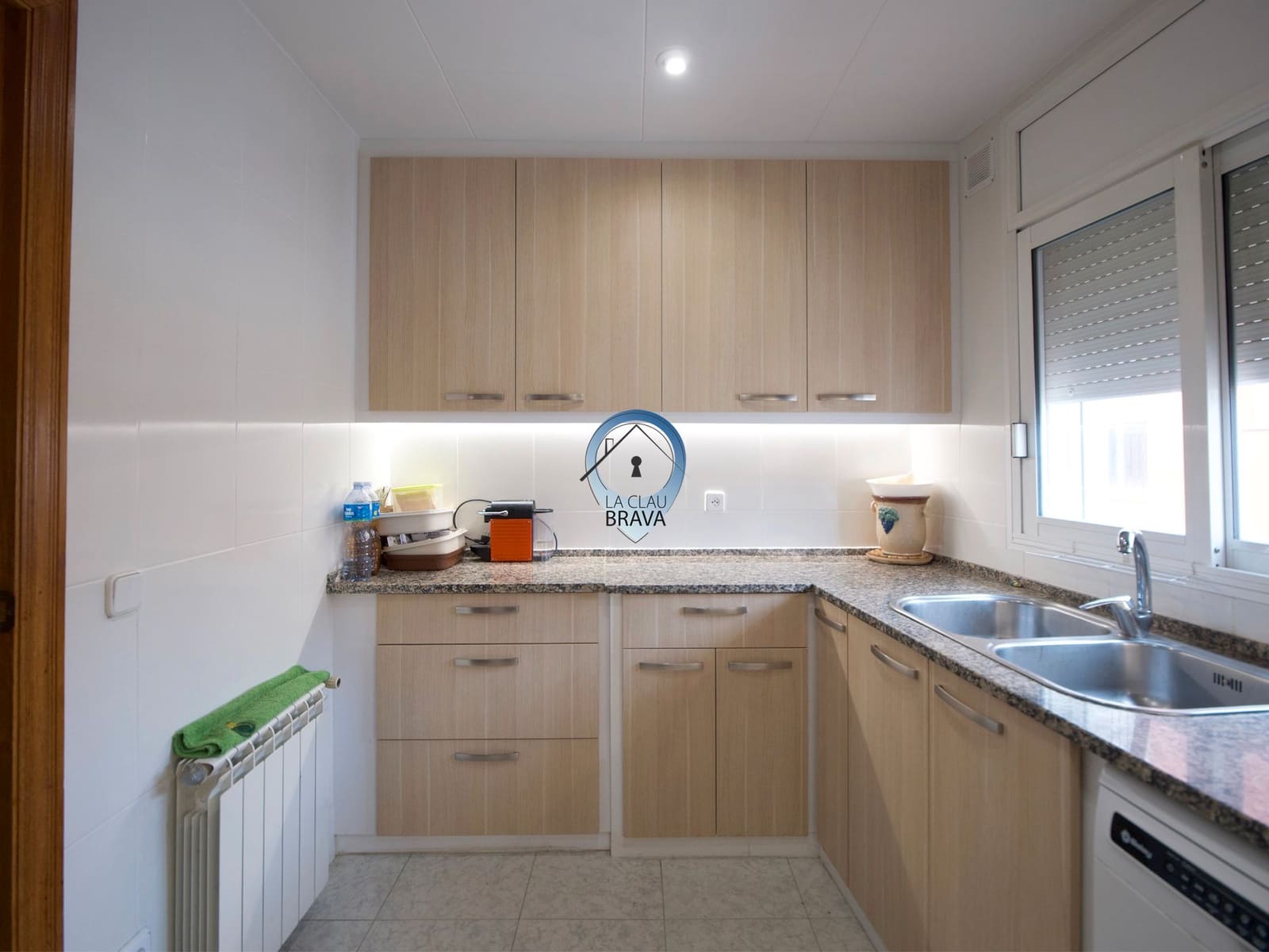 4 soveværelse Byhus til salg i Sant Feliu de Guixols med garage - € 450.000 (Ref: 9534121)