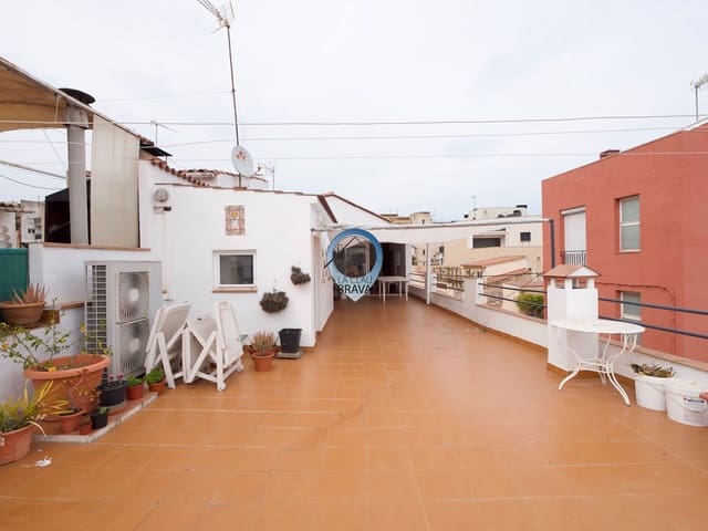 4 soveværelse Byhus til salg i Sant Feliu de Guíxols med garage - € 450.000 (Ref: 9534121)