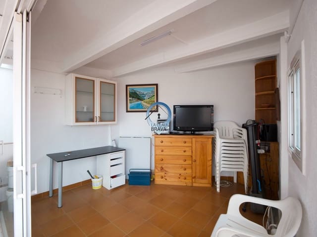 4 soveværelse Byhus til salg i Sant Feliu de Guíxols med garage - € 450.000 (Ref: 9534121)