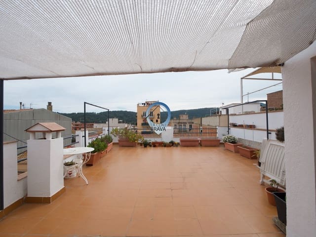 4 soveværelse Byhus til salg i Sant Feliu de Guíxols med garage - € 450.000 (Ref: 9534121)
