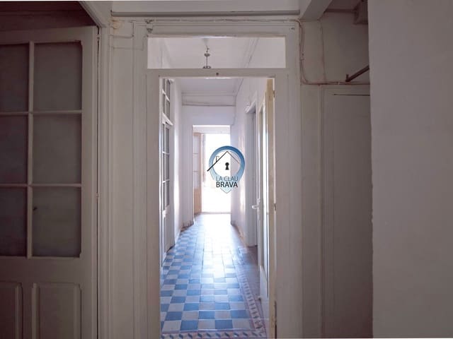 5 soveværelse Byhus til salg i Llagostera - € 360.000 (Ref: 9534123)