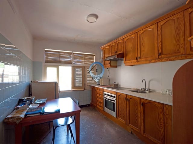 5 soveværelse Byhus til salg i Llagostera - € 360.000 (Ref: 9534123)