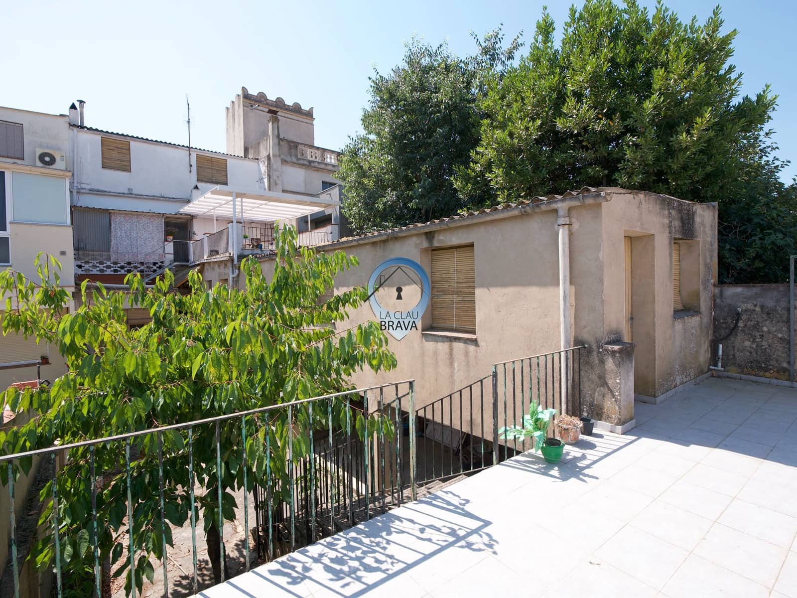 5 soveværelse Byhus til salg i Llagostera - € 360.000 (Ref: 9534123)