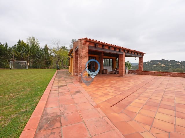 3 chambre Finca/Maison de Campagne à vendre à Santa Cristina d'Aro avec piscine garage - 870 000 € (Ref: 9534125)