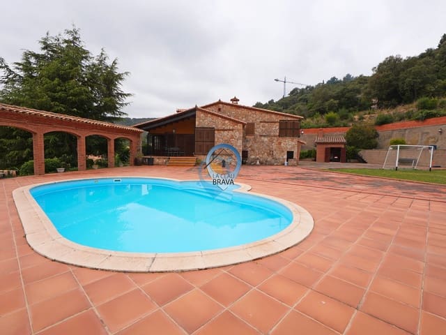 3 chambre Finca/Maison de Campagne à vendre à Santa Cristina d'Aro avec piscine garage - 870 000 € (Ref: 9534125)