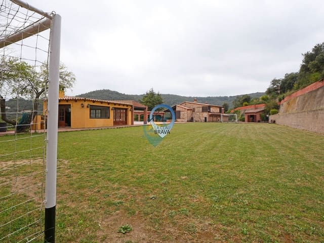 3 chambre Finca/Maison de Campagne à vendre à Santa Cristina d'Aro avec piscine garage - 870 000 € (Ref: 9534125)