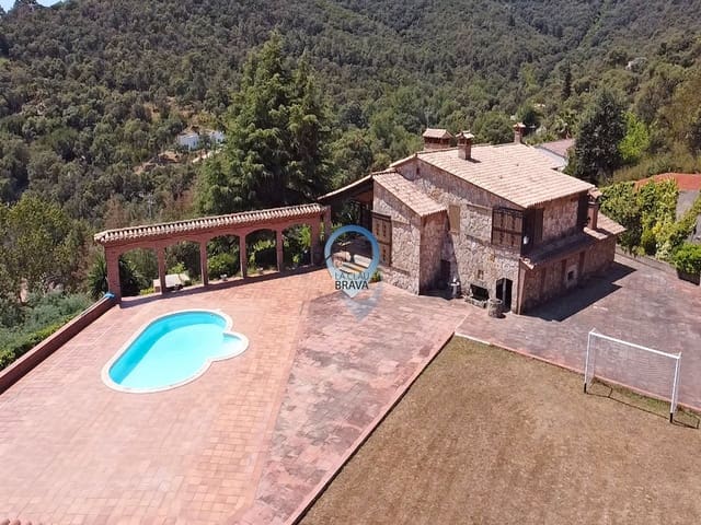 3 chambre Finca/Maison de Campagne à vendre à Santa Cristina d'Aro avec piscine garage - 870 000 € (Ref: 9534125)