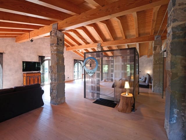 3 quarto Quinta/Casa Rural para venda em Sant Joan les Fonts com piscina garagem - 1 250 000 € (Ref: 9534126)