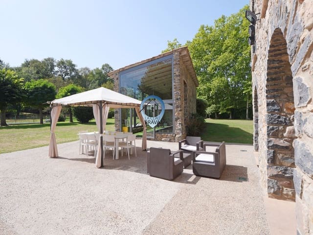 3 quarto Quinta/Casa Rural para venda em Sant Joan les Fonts com piscina garagem - 1 250 000 € (Ref: 9534126)