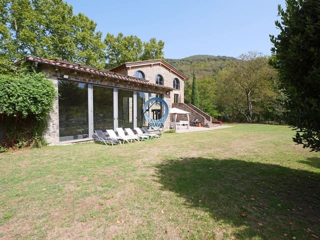 3 quarto Quinta/Casa Rural para venda em Sant Joan les Fonts com piscina garagem - 1 250 000 € (Ref: 9534126)
