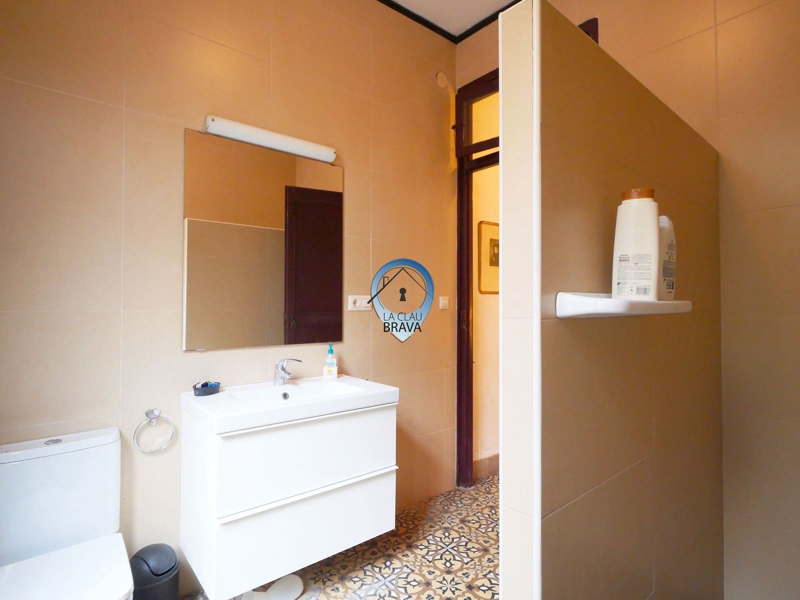 8 soveværelse Villa til salg i Caldes de Malavella - € 450.000 (Ref: 9534128)