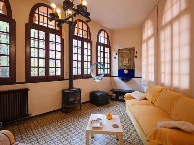 8 soveværelse Villa til salg i Caldes de Malavella - € 450.000 (Ref: 9534128)