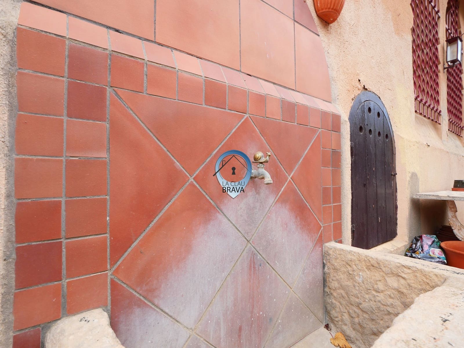 8 soveværelse Villa til salg i Caldes de Malavella - € 450.000 (Ref: 9534128)