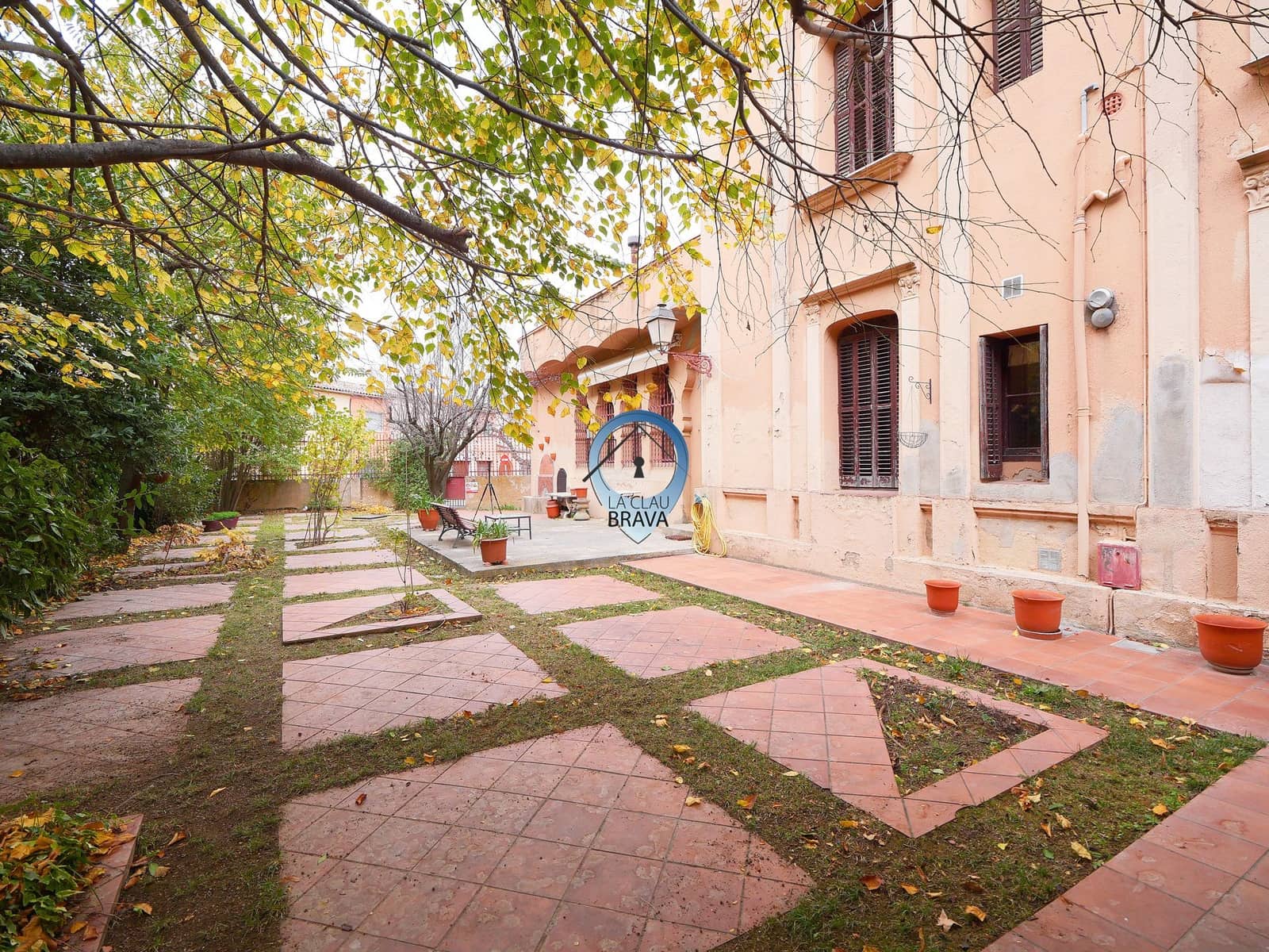 8 soveværelse Villa til salg i Caldes de Malavella - € 450.000 (Ref: 9534128)