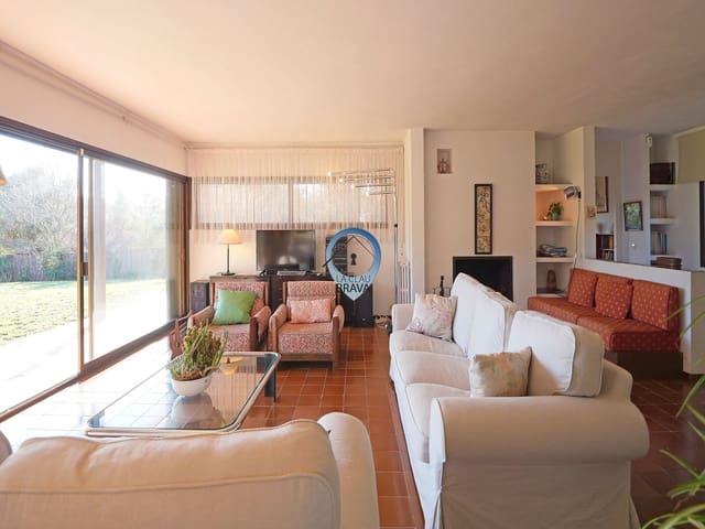 5 chambre Finca/Maison de Campagne à vendre à Santa Cristina d'Aro avec piscine garage - 1 000 000 € (Ref: 9534132)