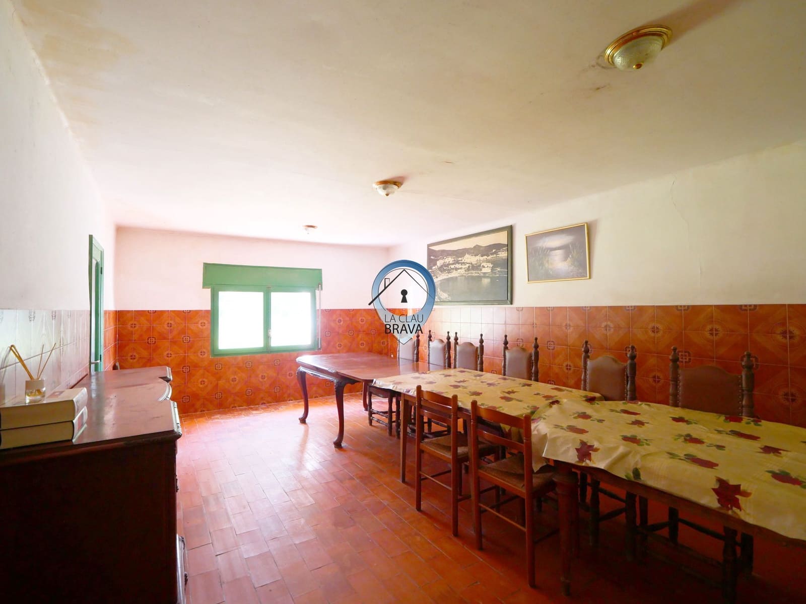 9 bedroom Finca/Country House for sale in Bescano with garage - € 350,000 (Ref: 9534133)