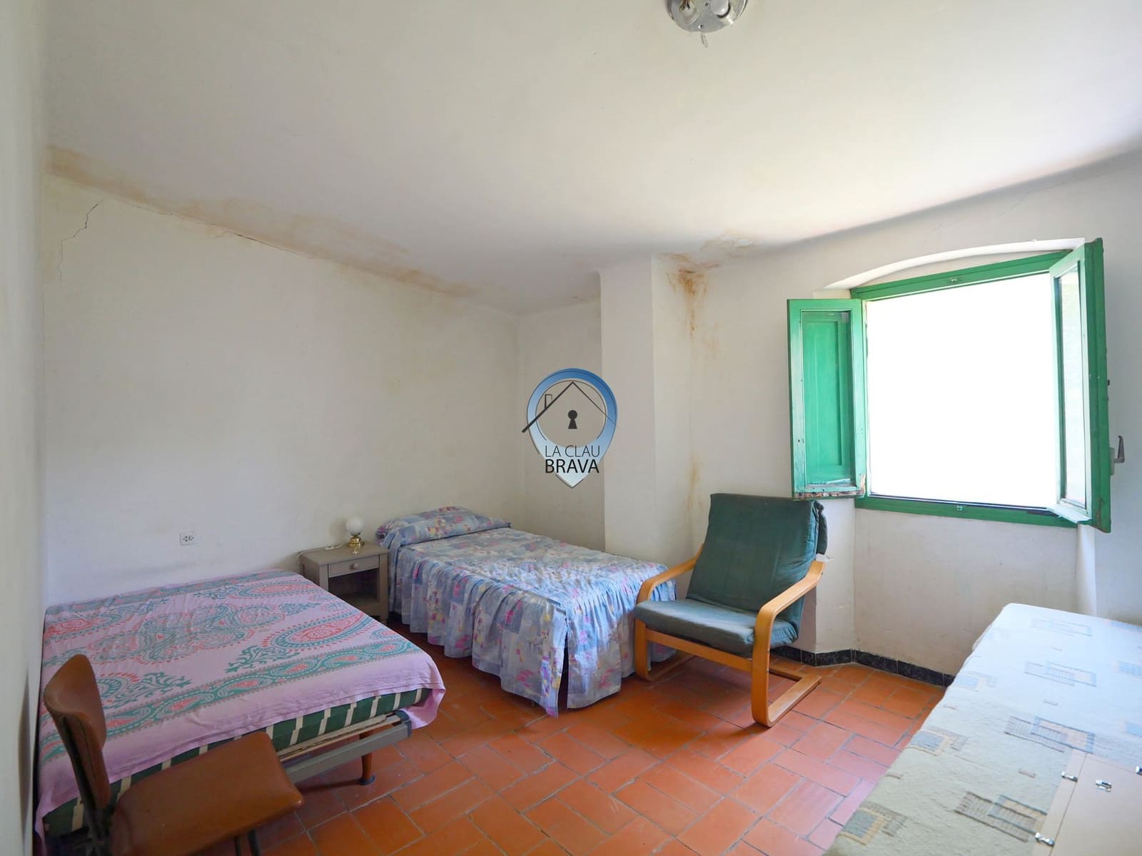 9 bedroom Finca/Country House for sale in Bescano with garage - € 350,000 (Ref: 9534133)