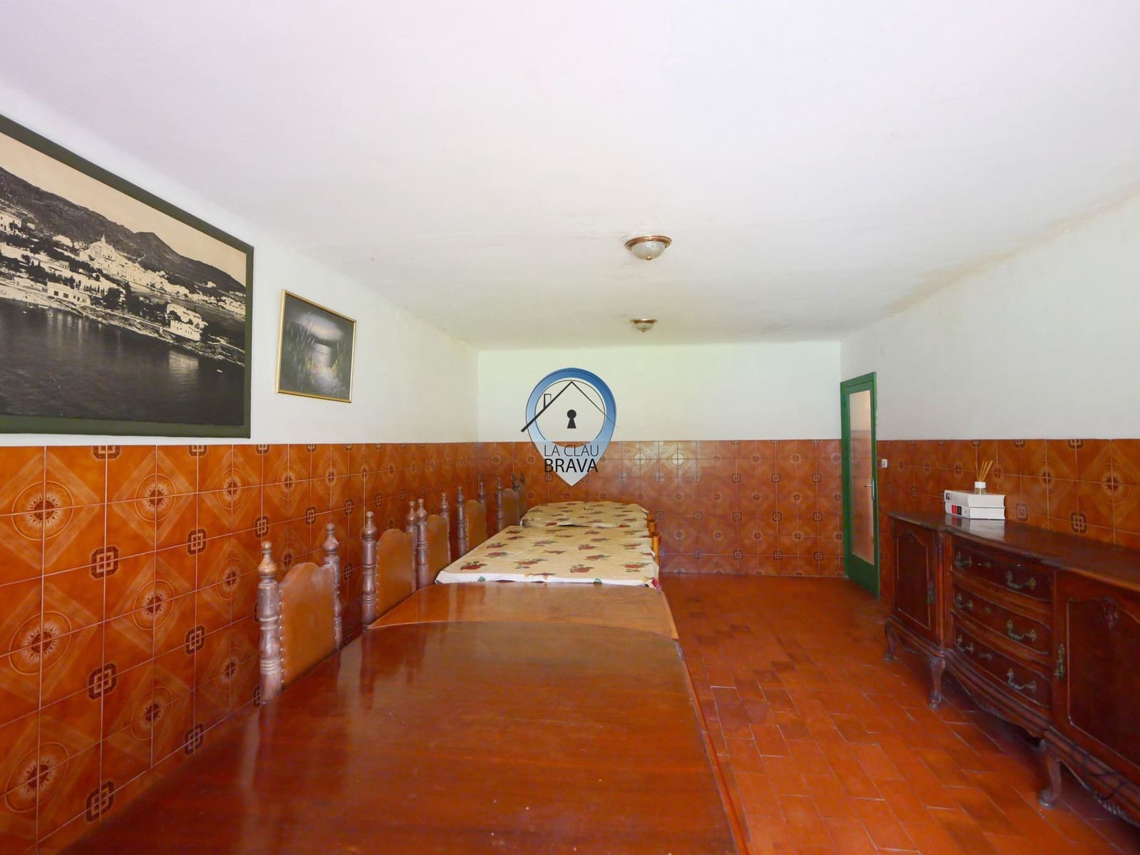 9 bedroom Finca/Country House for sale in Bescano with garage - € 350,000 (Ref: 9534133)