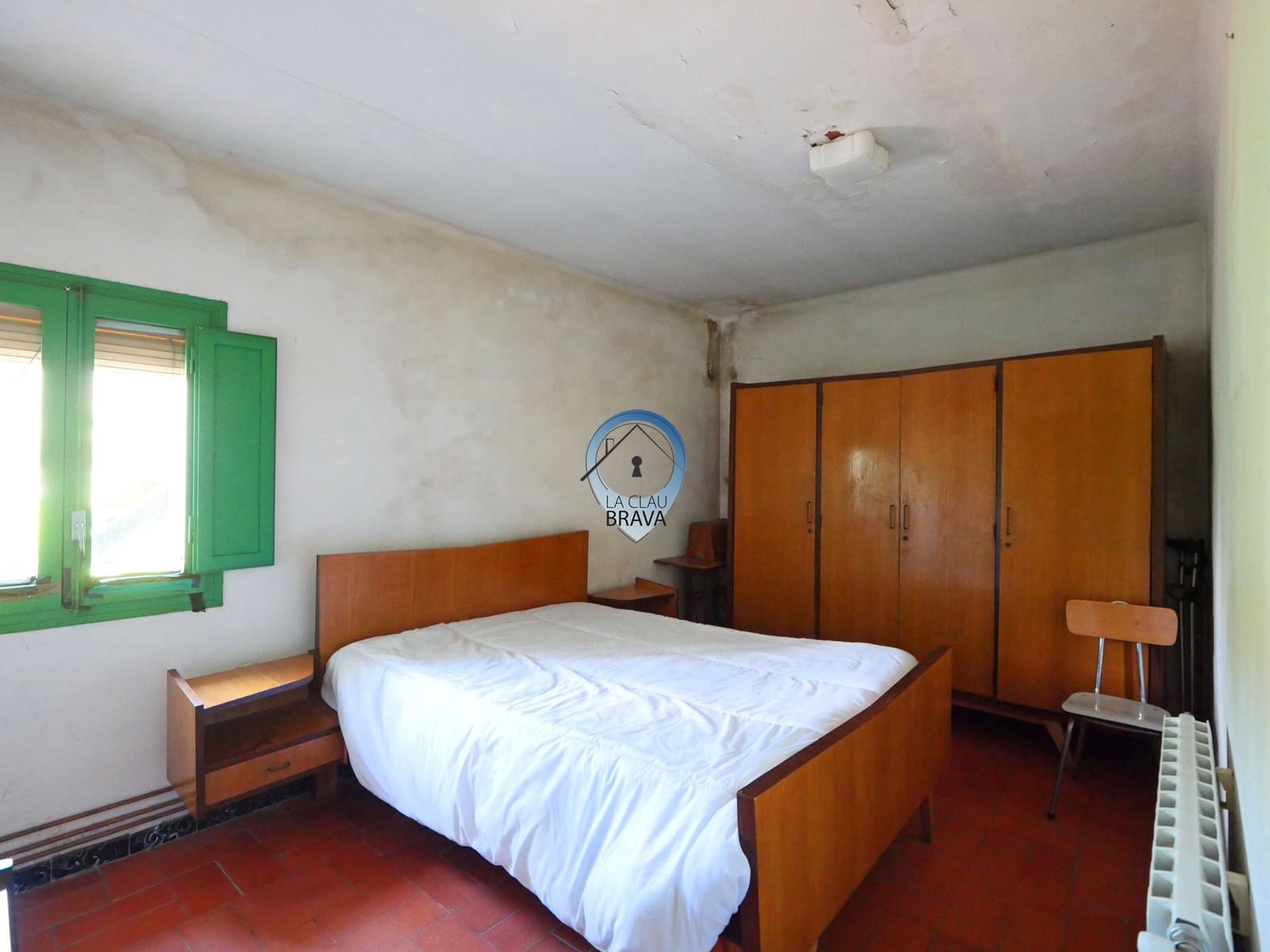 9 bedroom Finca/Country House for sale in Bescano with garage - € 350,000 (Ref: 9534133)