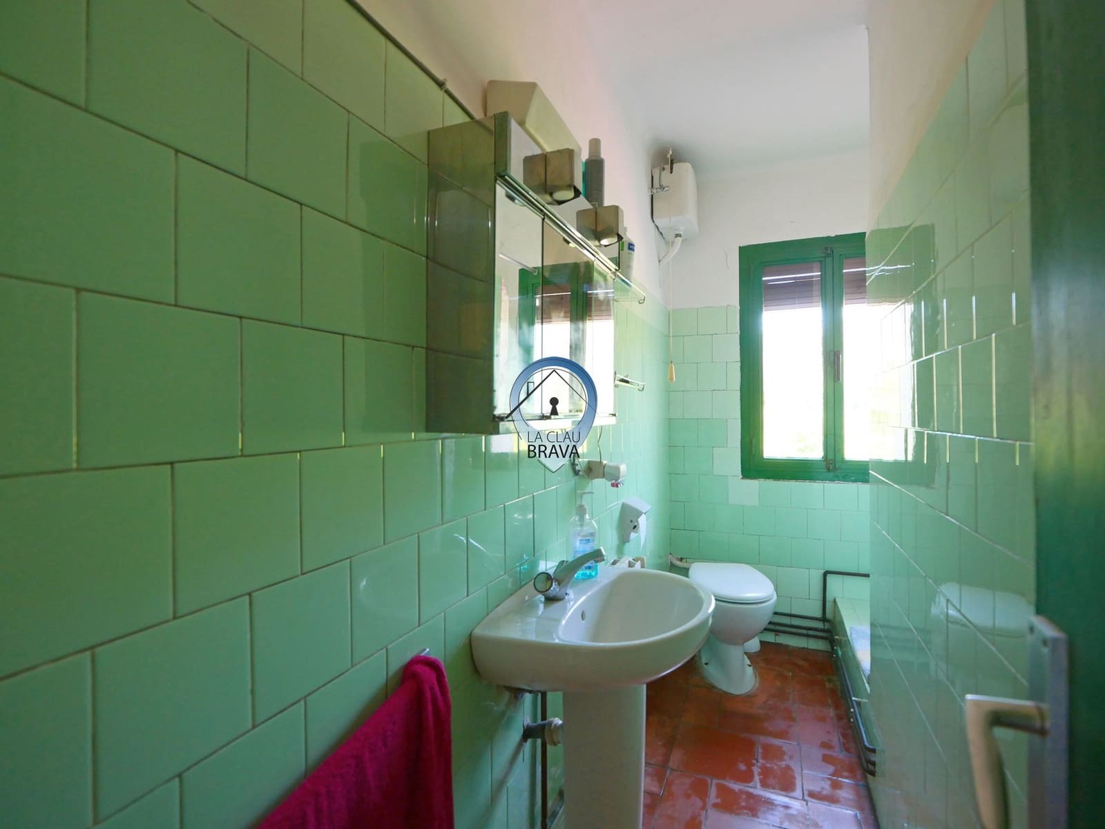 9 bedroom Finca/Country House for sale in Bescano with garage - € 350,000 (Ref: 9534133)